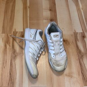 Nike Zoom tennis shoes GUC